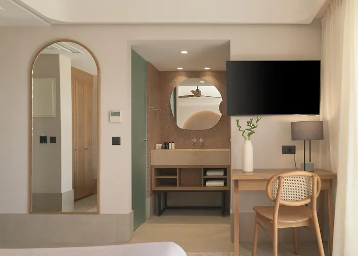 Paralos Venus Adults Only 5*