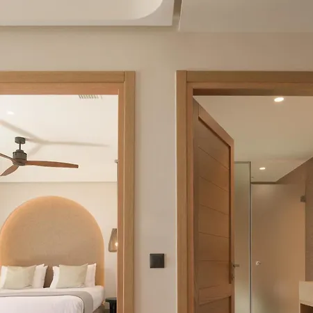 Paralos Venus Adults Only 5*