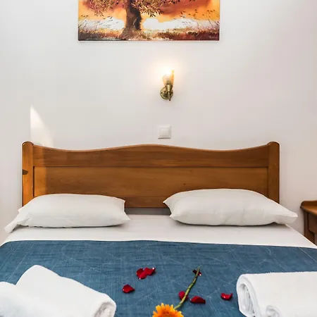 Paralos Venus Adults Only 5*
