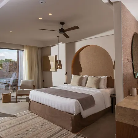 Paralos Venus Adults Only 5*