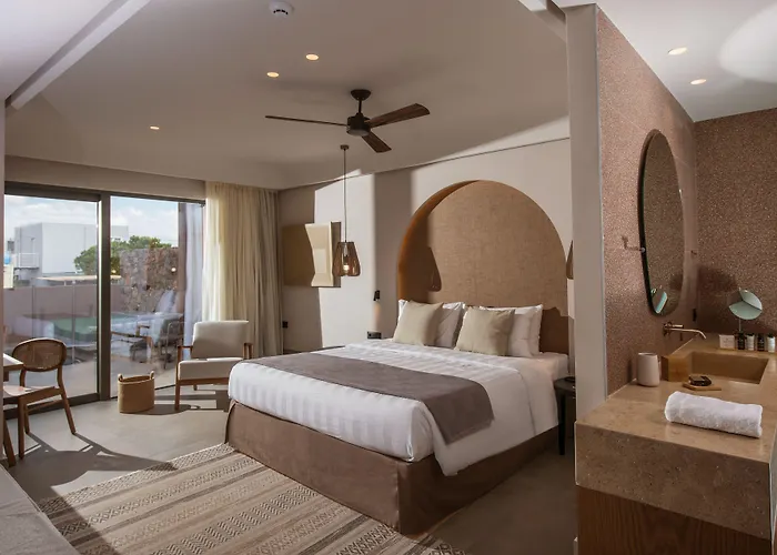 Paralos Venus Adults Only 5*